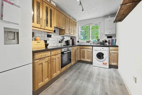 2 bedroom flat for sale, Dragoon Way, Christchurch BH23