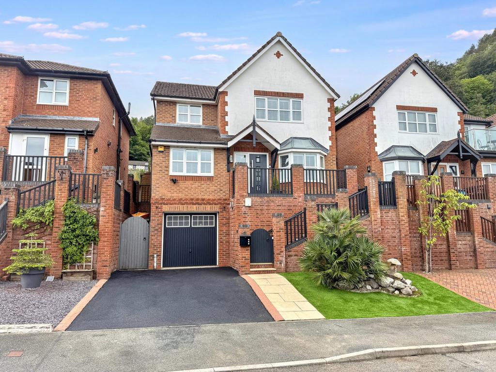 5 bedroom detached house for sale