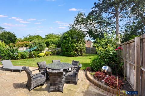 3 bedroom detached house for sale, Great Nelmes Chase, Emerson Park, Hornchurch, RM11
