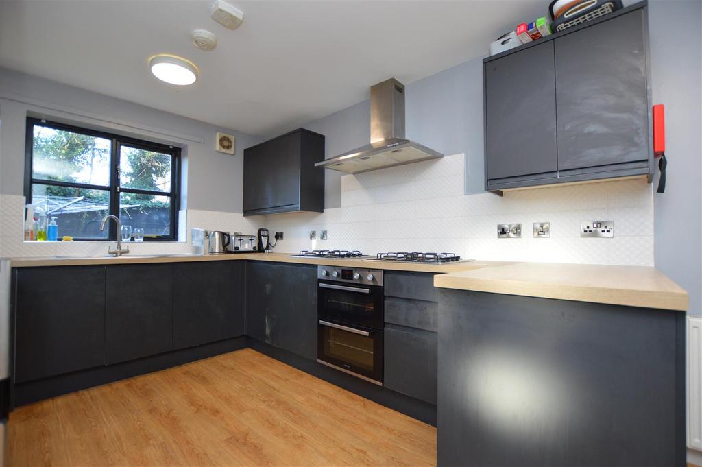 1 bedroom in a house share to rent