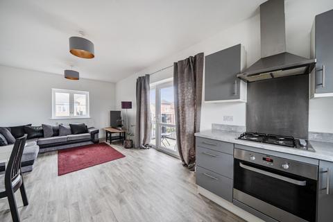 1 bedroom flat for sale, Bell Farm Way, Hersham, Walton-on-Thames, KT12