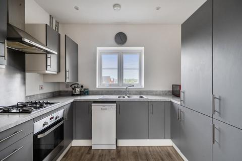1 bedroom flat for sale, Bell Farm Way, Hersham, Walton-on-Thames, KT12