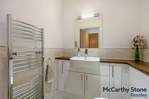 2 bedroom apartment for sale, The Fallows, Fairfield Road, East Grinstead, West Sussex, RH19 4QD