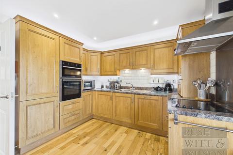 3 bedroom semi-detached house for sale, Lapwing Close, Camber