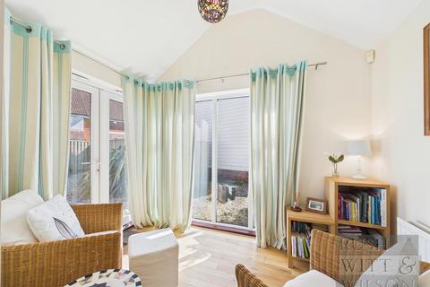 3 bedroom semi-detached house for sale, Lapwing Close, Camber
