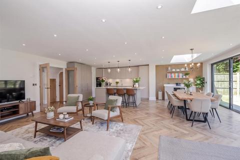 5 bedroom detached house for sale, Briar Road, St. Albans