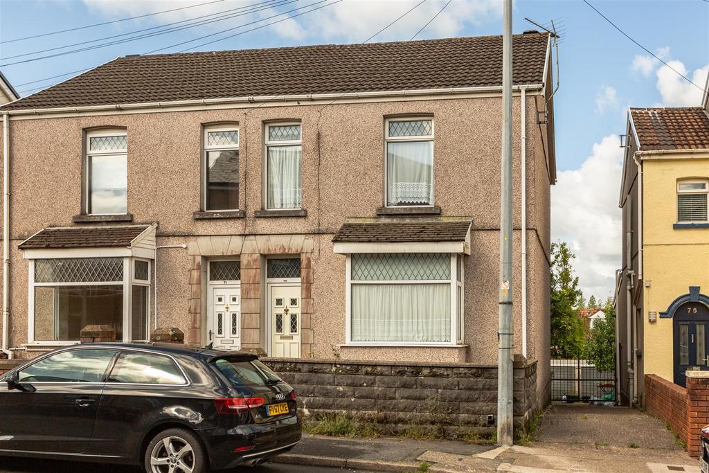 3 bedroom semi-detached house for sale