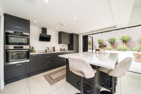 5 bedroom house for sale, Orbel Street, London SW11