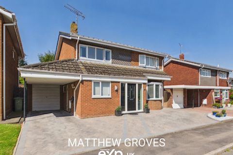 4 bedroom detached house for sale, Chestnut Close, Stafford ST18