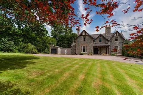 7 bedroom detached house for sale