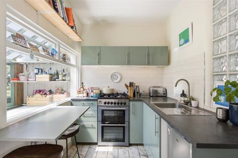 2 bedroom apartment for sale, Lordsmead Road, London, N17