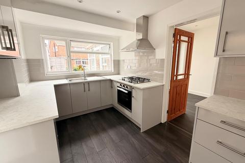 3 bedroom semi-detached house to rent, Wythburn Close, LOUGHBOROUGH