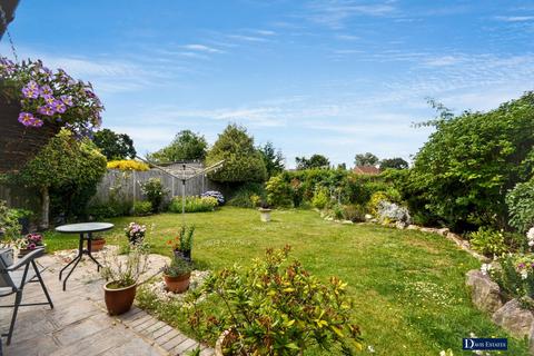 3 bedroom detached house for sale, Great Nelmes Chase, Emerson Park, Hornchurch, RM11