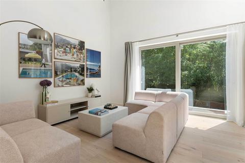 undefined, Apartment 6, Larchwood Lodge, New Road, Digswell, Welwyn
