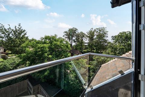 1 bedroom penthouse for sale, Bickley Park Road, Bromley, Kent, BR1