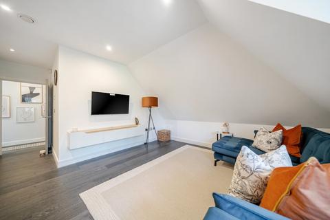 1 bedroom penthouse for sale, Bickley Park Road, Bromley, Kent, BR1