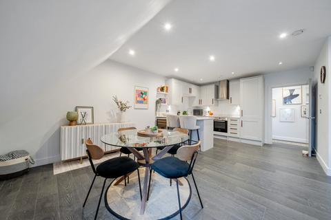 1 bedroom penthouse for sale, Bickley Park Road, Bromley, Kent, BR1
