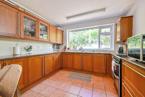 Stoneleigh Park Road, Stoneleigh, Epsom, KT19
