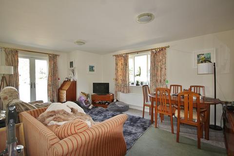 2 bedroom apartment for sale, St Marys Mead, Witney, OX28