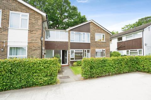 2 bedroom flat for sale, Holly Court, Storrington, Pulborough, West Sussex, RH20