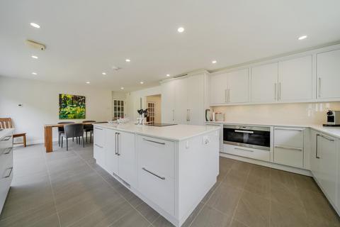 5 bedroom detached house for sale, Hawthorne Road, Bromley