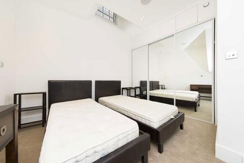 2 bedroom flat to rent, Bartholomew Close, London EC1A