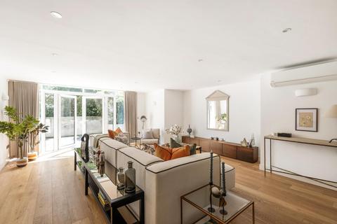 3 bedroom flat for sale, Broadwalk House, Hyde Park Gate, London SW7