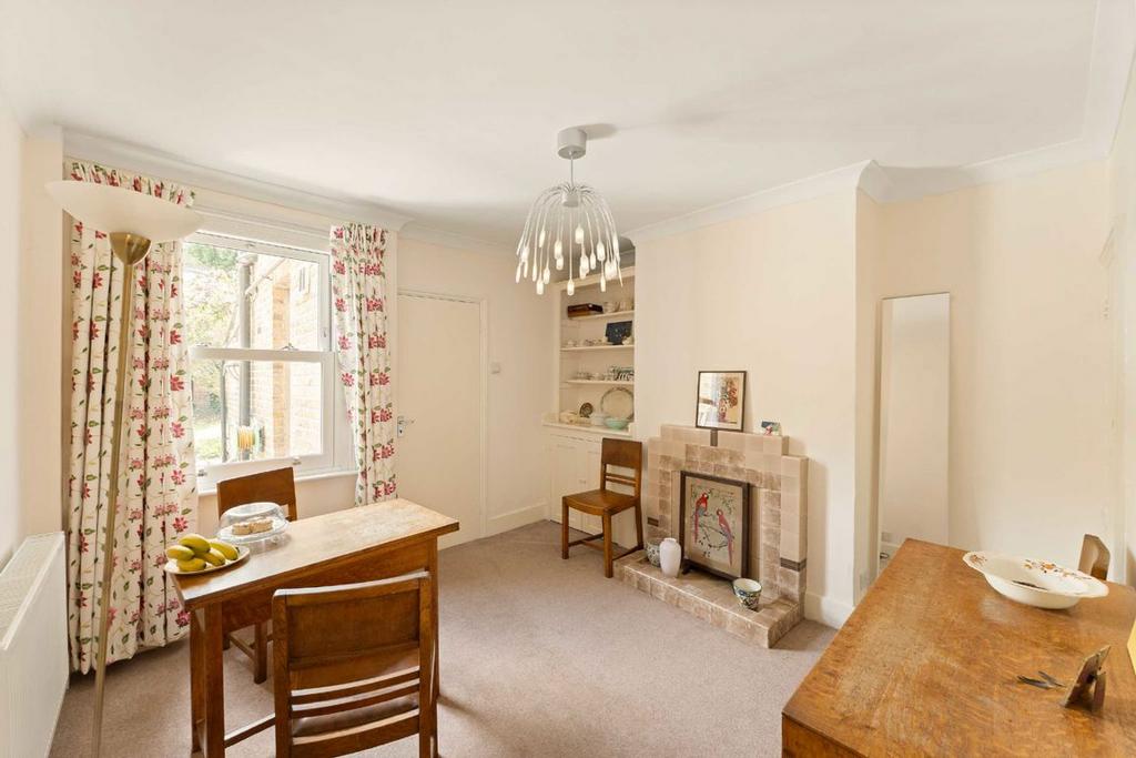 Dining room, fireplace