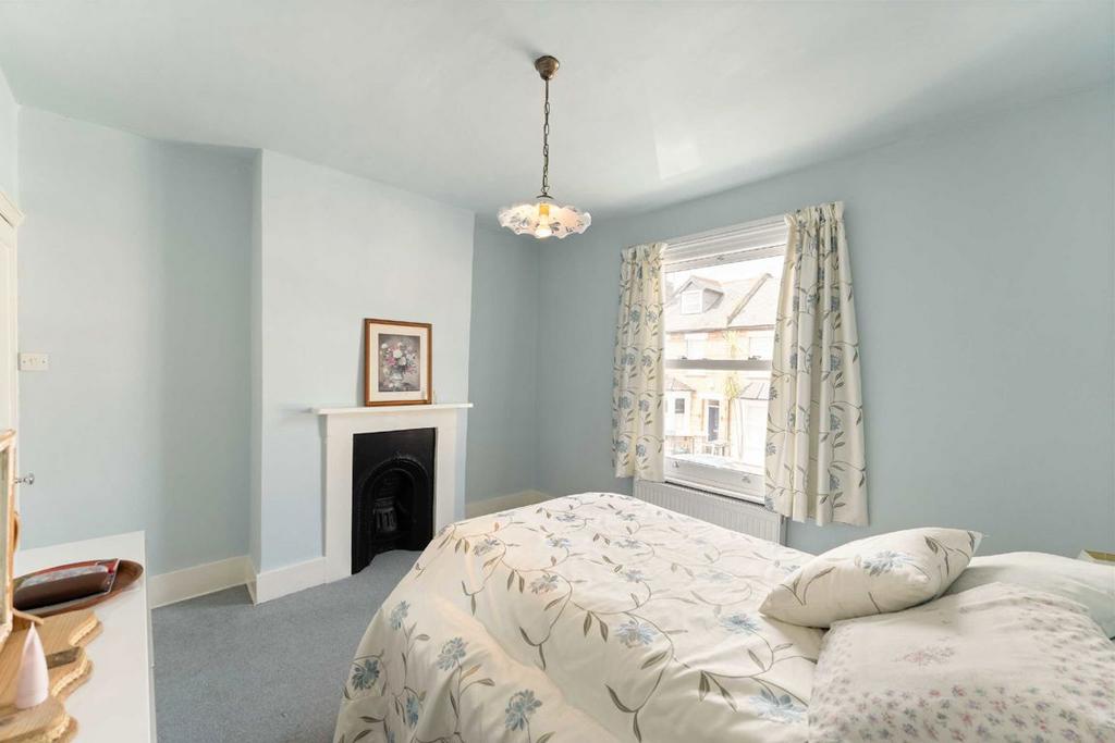 Bedroom, fireplace
