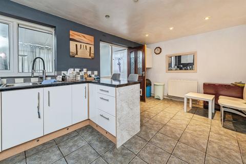 2 bedroom end of terrace house for sale, High Street, Paddock, Huddersfield