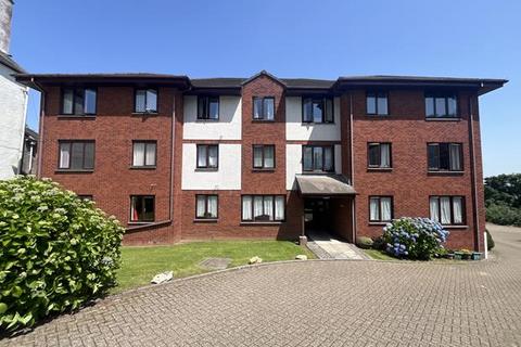 2 bedroom flat to rent, Launceston, Cornwall PL15