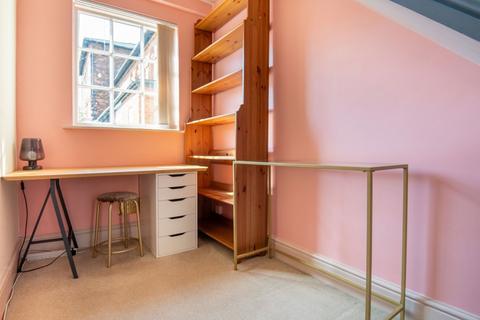 2 bedroom flat for sale, Irthlingborough Road, Wellingborough, NN8
