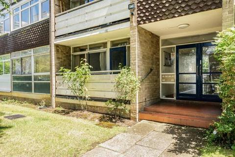 2 bedroom apartment for sale, Hill View Court, Woking, Surrey