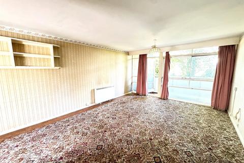 2 bedroom apartment for sale, Hill View Court, Woking, Surrey