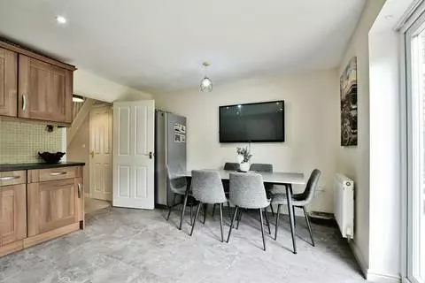 4 bedroom end of terrace house for sale – pohled 3