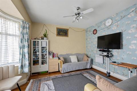 3 bedroom semi-detached house for sale, Knighton Avenue, Nottingham