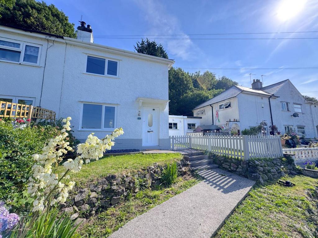 2 bedroom semi-detached house for sale