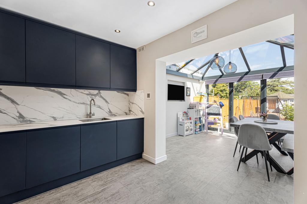 Kitchen/Conservatory