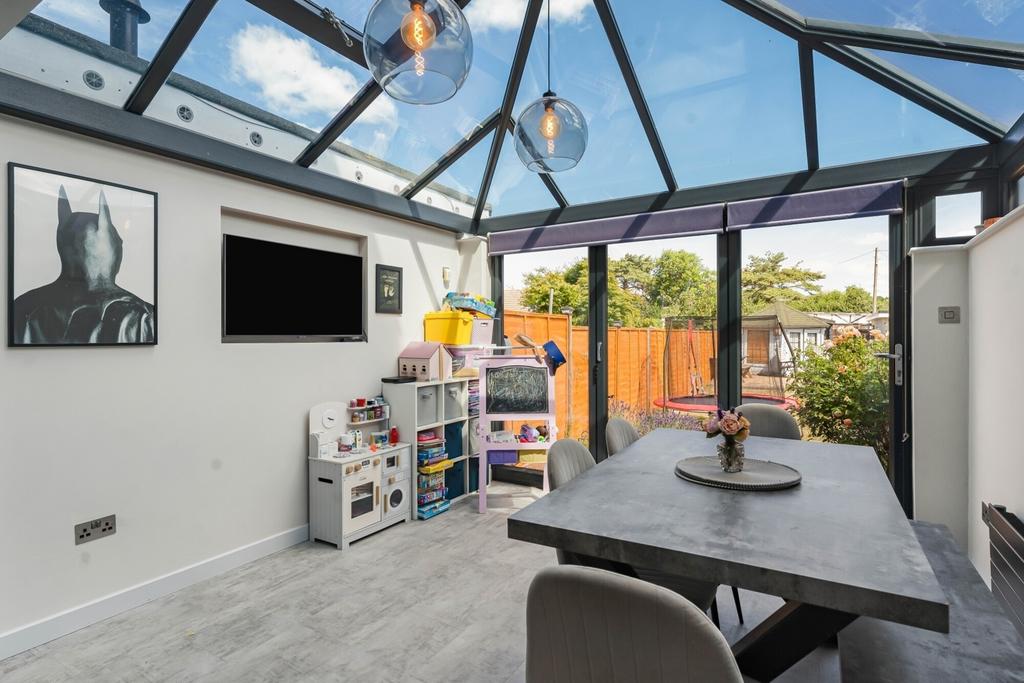 Kitchen/Conservatory