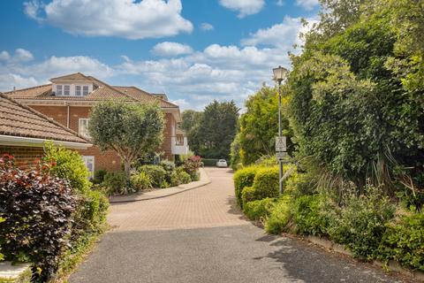 2 bedroom flat for sale, Elizabeth Court, North Foreland Road, Broadstairs, Kent, CT10