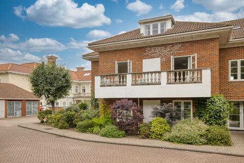 2 bedroom flat for sale, Elizabeth Court, North Foreland Road, Broadstairs, Kent, CT10
