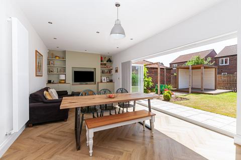 5 bedroom detached house for sale, Hale Close, Hull HU10