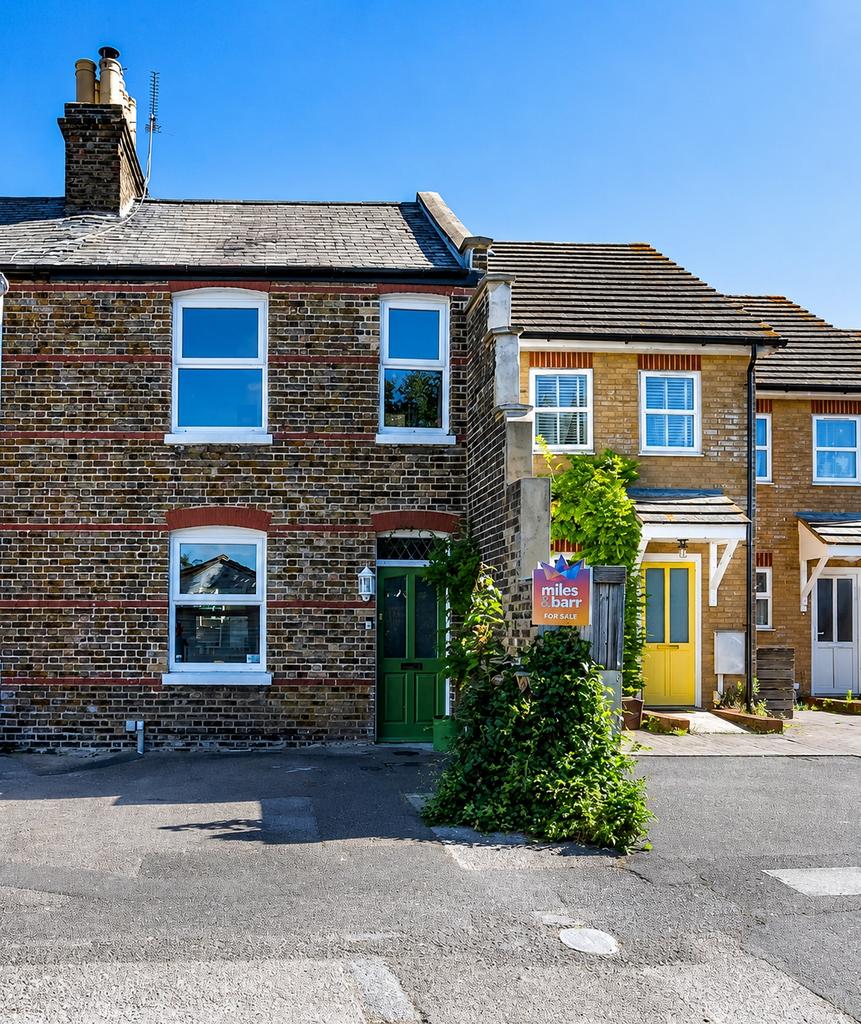 2 bedroom terraced house for sale