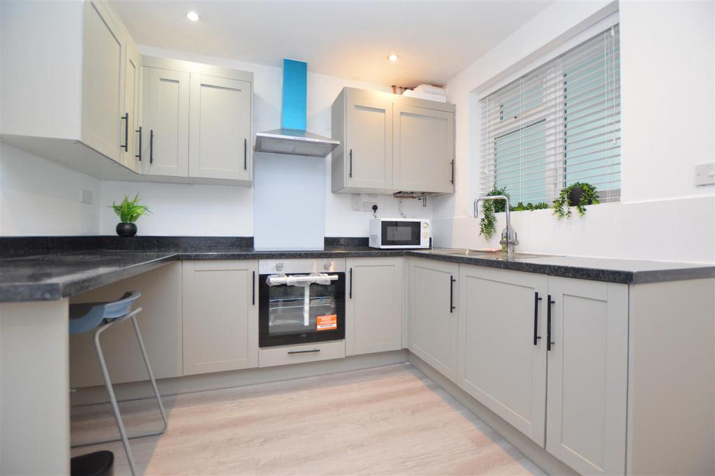 1 bedroom in a house share to rent