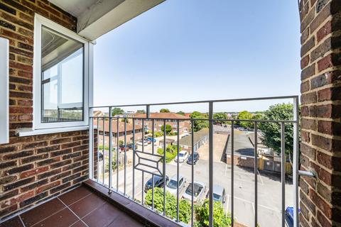 2 bedroom apartment for sale, Green Acres, The Crescent, Sidcup