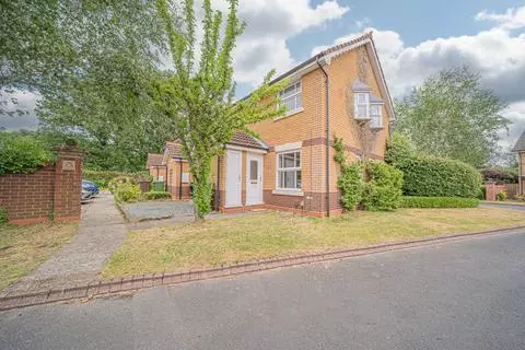 1 bedroom semi-detached house for sale