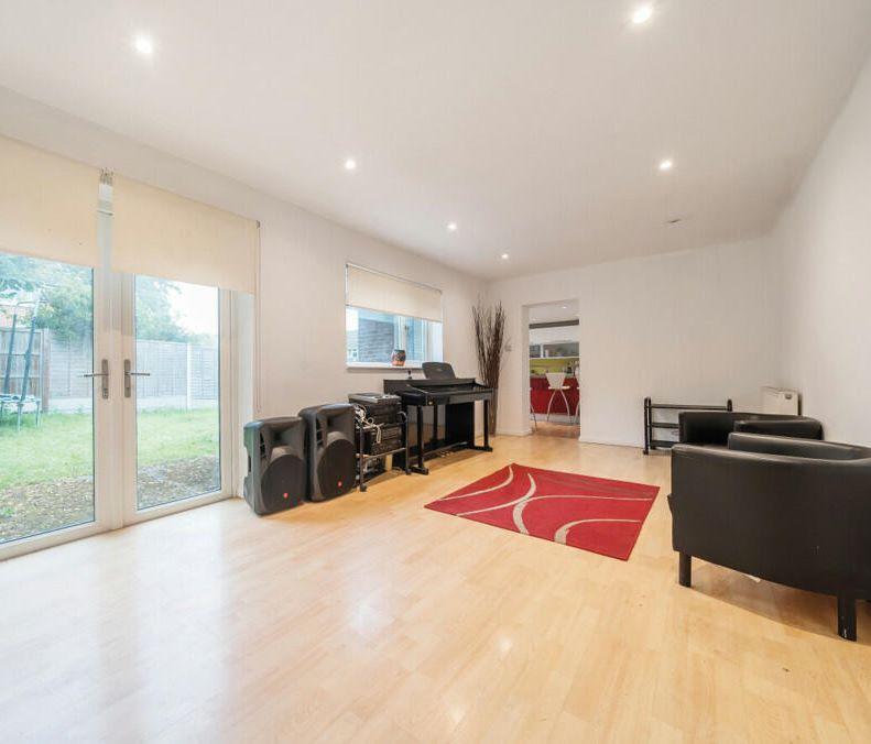 Nursery Gardens, Reading RG8 – pohled 2