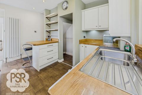 2 bedroom end of terrace house to rent, High Street, New Mills, SK22