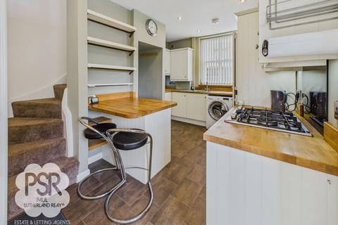 2 bedroom end of terrace house to rent, High Street, New Mills, SK22