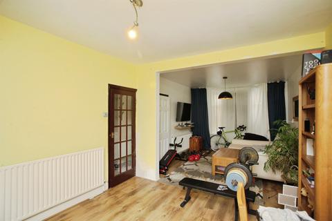 3 bedroom terraced house for sale, Claremont Road, Rugby
